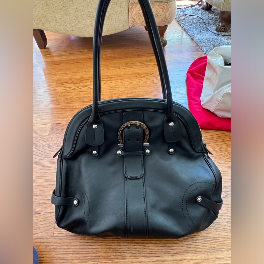 Ferragamo shoudler handbag